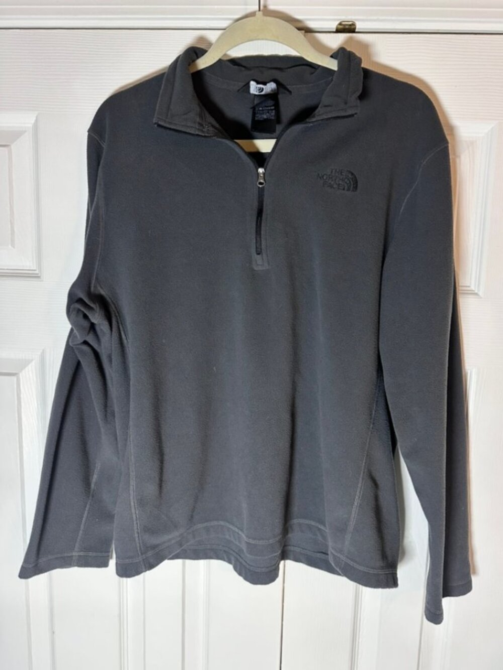 The North Face Charcoal Fleece 1/4 Zip large